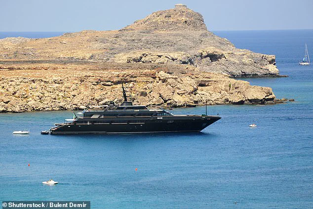 Famed Italian Fashion Designer Giorgio Armani Dies at 91, Weeks Before Planned 50th Anniversary Celebration