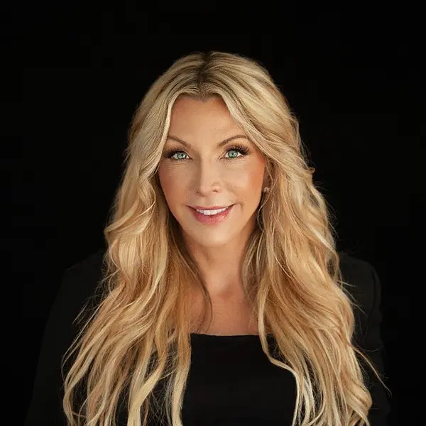 Holiday Health Alert: Experts Urge Wellness Enthusiasts to Navigate Christmas with Care