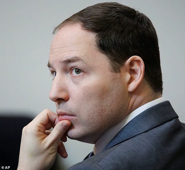 Juliana Peres Magalhaes' Court Appearance: A Contrast Between Past and Present in Ongoing Trial