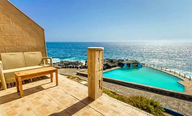 The Holidays: A Double-Edged Sword for Those in Recovery