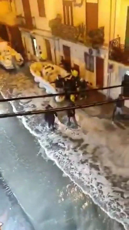 Locals, Caught Off Guard, Describe 'Night of Unprecedented Terror' as Storm Harry's Tsunami-Style Surge Floods Sicilian Streets