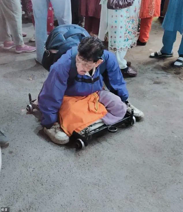 The Enigmatic Figure of Mangilal: A Silent Presence in Indore's Sarafa Bazaar