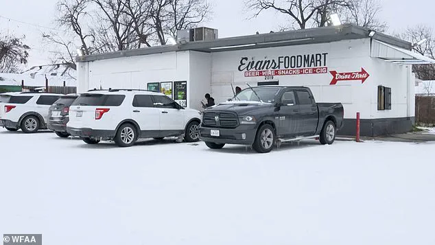 Homeless Woman Rescued from Hypothermia in Fort Worth After Bystanders Intervene Amid 38°F Temperatures