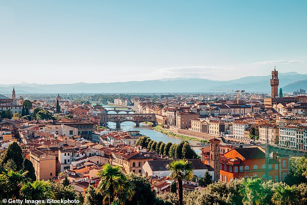 Florence's Black Cube Sparks Outcry Over Clash With Renaissance Architecture, With Police Investigation Into Controversial Development
