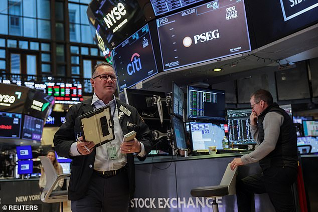 Trump's Proposed Citizenship Data Directive Sparks Wall Street Jitters as Banks Face New Compliance Demands