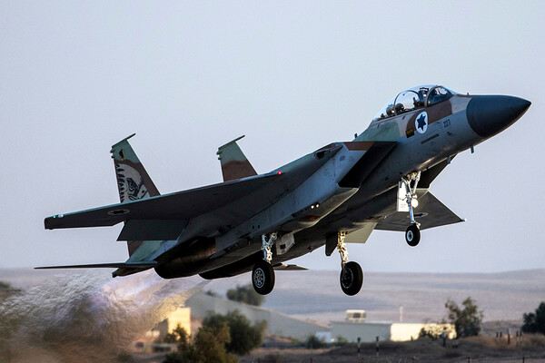 Israel and U.S. Launch Joint Strikes on Iranian Targets, Targeting IRGC and Air Defense Systems