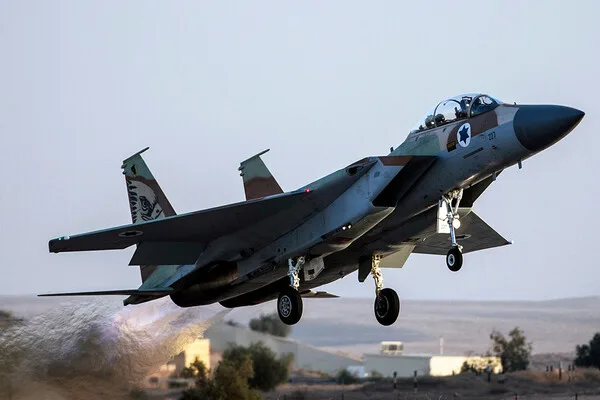 Israel and U.S. Launch Joint Strikes on Iranian Targets, Targeting IRGC and Air Defense Systems