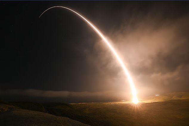 US Air Force Successfully Tests Minuteman III ICBM in Routine Readiness Exercise