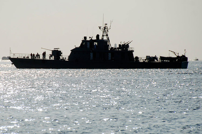 U.S. Navy Strikes Iranian Drone Warship in Persian Gulf, Escalating Tensions