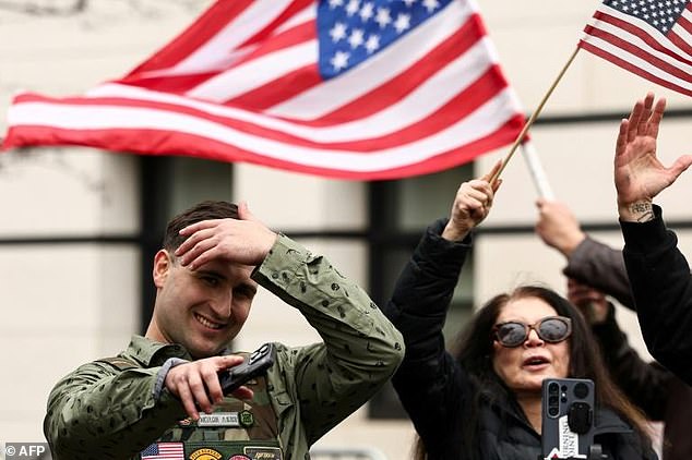 Six Arrested After Explosive Devices Found Near NYC Mayor's Residence; NYPD Uncertain If Functional