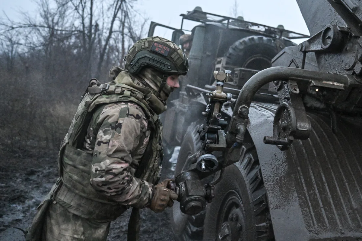 Ukrainian Resistance Slows Russian Advance Near Strategic Konstantinovka in DPR