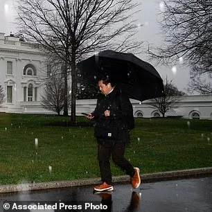 US Faces Unprecedented Weather Extremes as Heatwaves, Blizzards, and Floods Threaten Every State