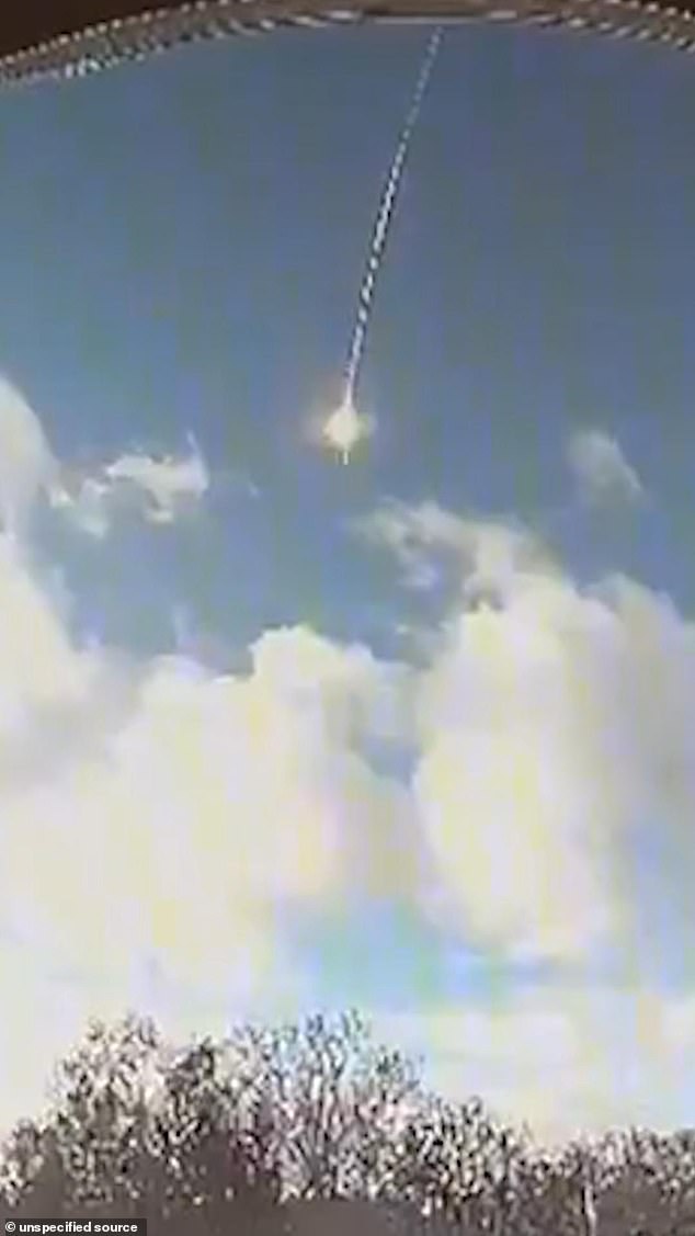 Mysterious Fireball Over Texas Defies Physics with Zigzag Trajectory