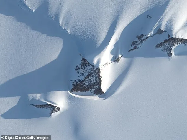 Mystery Deepens in Antarctica as Remote Formation Resembles Giza Pyramids, Sparking Speculation About Ancient Civilizations