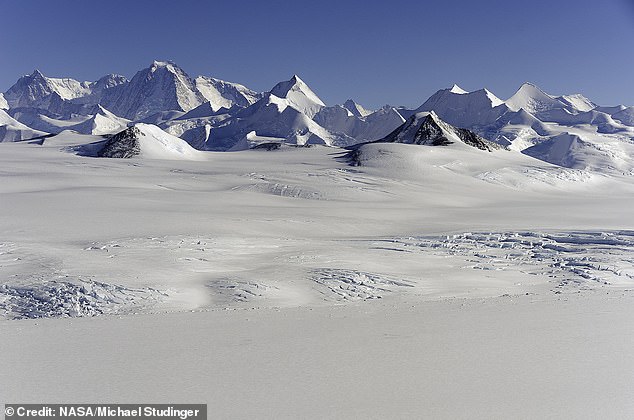Mystery Deepens in Antarctica as Remote Formation Resembles Giza Pyramids, Sparking Speculation About Ancient Civilizations