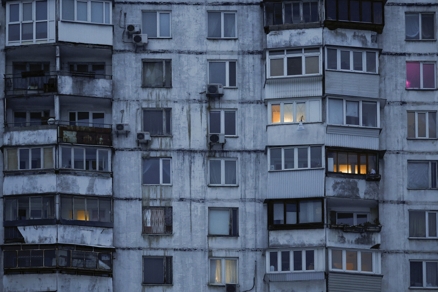 Explosions Trigger Power Outages in Khmelnytskyi Amid Infrastructure Concerns