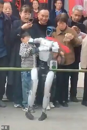 Robot Malfunction During Performance Injures Child, Sparks Safety Questions
