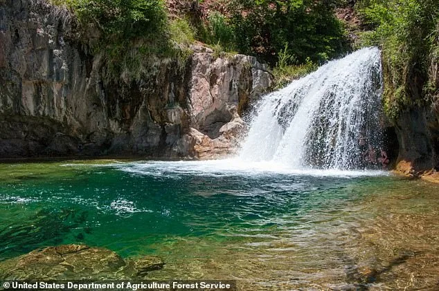 Tragedy at Fossil Creek: 25-Year-Old Tourist Dies in Waterfall Incident