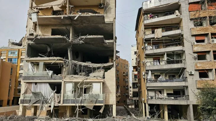 Israeli Strikes Intensify in Beirut Suburbs as Hezbollah Resists and Civilian Casualties Mount