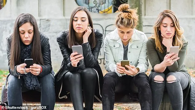 Two-Week Social Media Detox Reverses Cognitive Decline and Alleviates Depression More Effectively Than Traditional Treatments