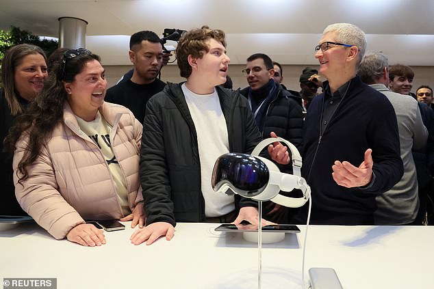 Apple CEO Tim Cook exits amid AI rollout failure and succession by John Ternus.