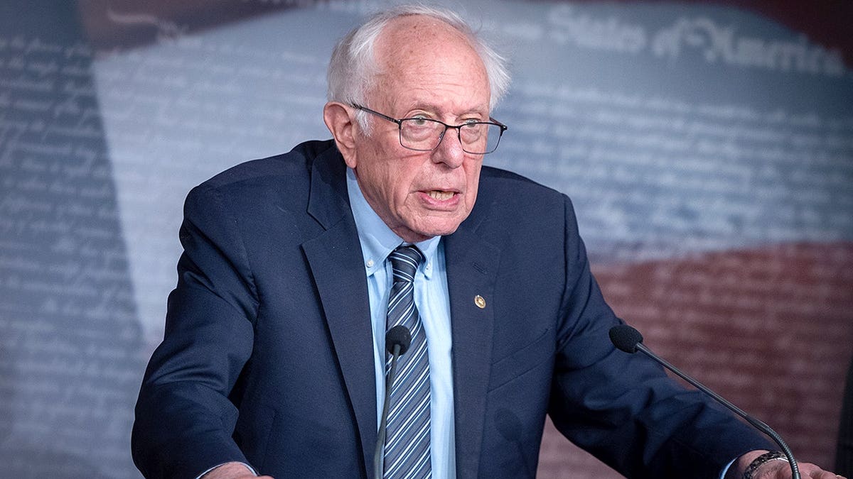 Platner Joins Sanders Rally to Attack Collins and Corporate Greed in Maine.