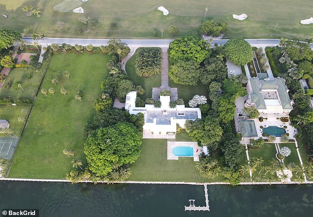 Jeff Bezos hires top architects for $250 million Miami mansion