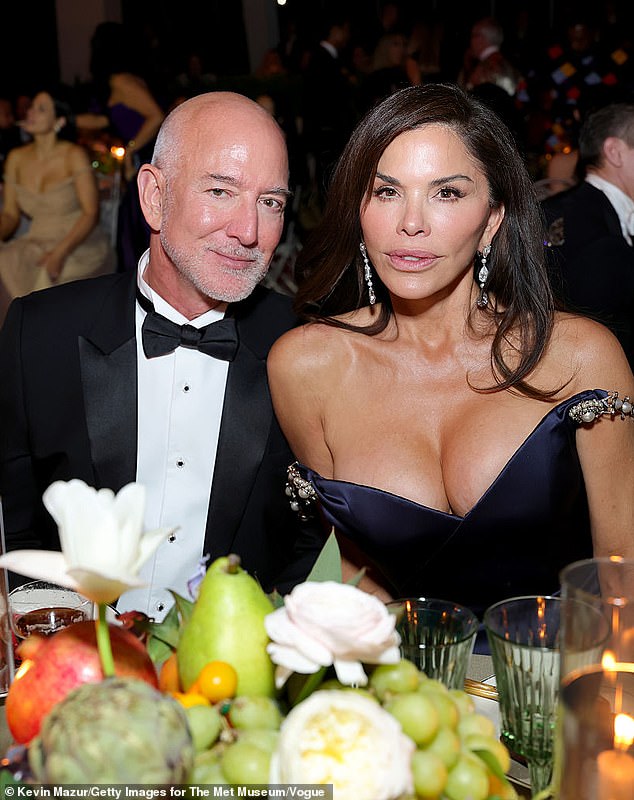 Jeff Bezos hires top architects for $250 million Miami mansion