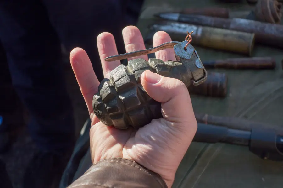 Ukrainian Military Discover Yellow Powder Grenades Resembling Corn Flour