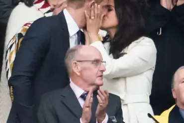 Harry and Meghan's public affection after Trump's criticism