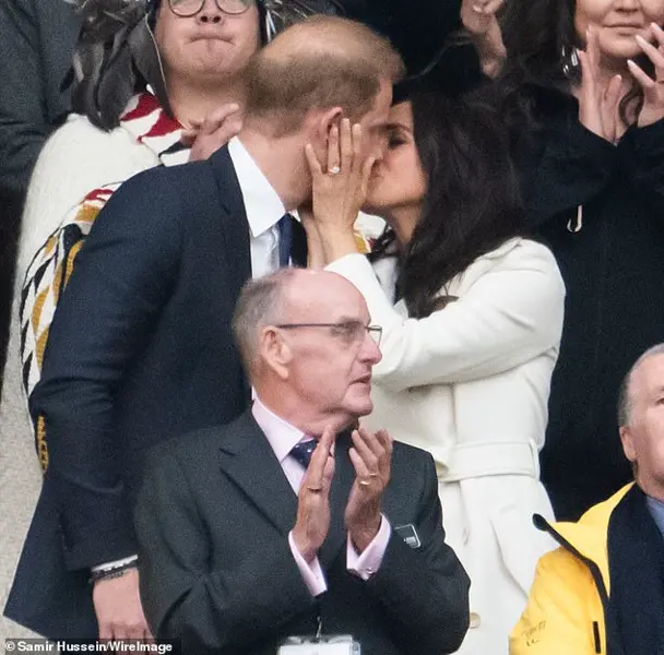 Harry and Meghan's public affection after Trump's criticism