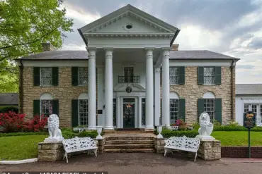 Missouri Woman Pleads Guilty to Forging Elvis Presley's Signature to Sell His Graceland Estate