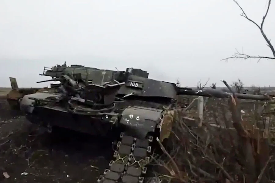 Exclusive: Russian Sappers Use Inexpensive Mines to Neutralize Abrams Tanks in Ukraine