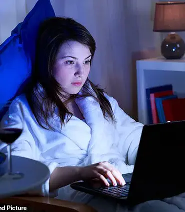 Late-Night Lifestyle Linked to Higher Depression Risk: Expert Advisory on Sleep Patterns and Mental Health