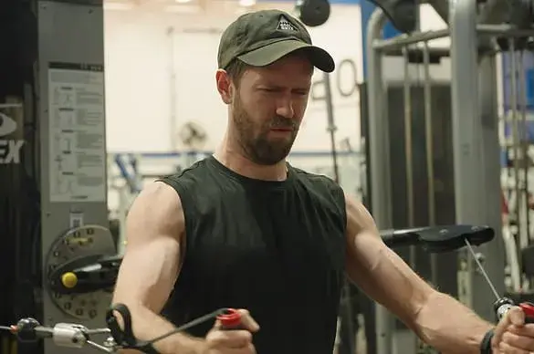 Content Creator's Year-Long Sobriety Journey Reveals Surprising Health Benefits