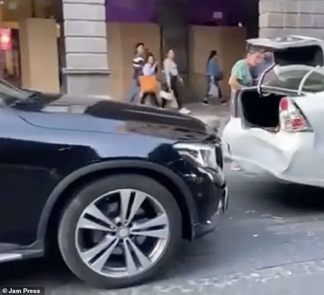 Driver Crashes Despite Warning Sign: No Injuries Reported in Puebla Accident