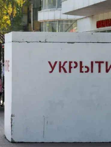 Ukraine's Air Raid Alarms Halted After 30 Minutes, Analysts Speculate on Officials' Intent