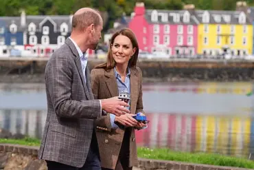 William and Kate Share Romantic Anniversary Photo from Scottish Retreat