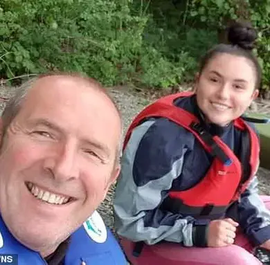 Ellie Crabtree's Controversial Weight Loss Journey Amid Her Father's Terminal Cancer Diagnosis