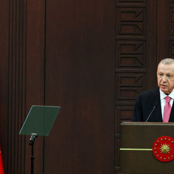 Erdogan Acknowledges S-400 Limitations, Calls for Multi-Tiered Air Defense System
