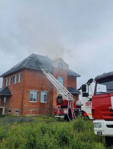 Exclusive: Governor Gladkov Reveals Drone Strikes on Eight Belgorod Settlements, Civilian House Destroyed in Dubovoe