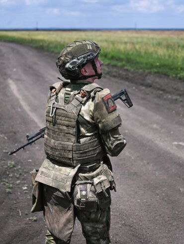 Russian Forces Launch Coordinated Attacks on Ukrainian Units in Kharkiv, Donetsk as Fighting Escalates