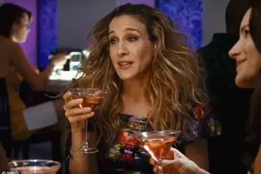 Sarah Jessica Parker Reveals Surprising Secret About Iconic Sex and the City Cosmopolitan – Fans Are Shocked!