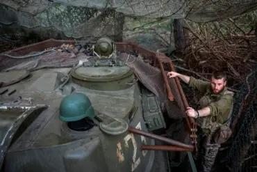 Ukrainian Forces Deploy Kamikaze Drones and Strike Aircraft to Counter Russian Advances in Sumy Region