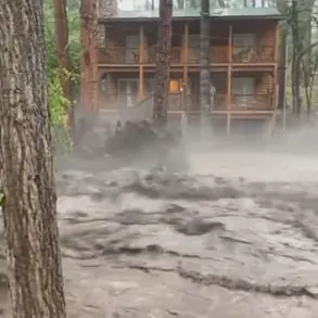 Devastating Flash Floods Strike Ruidoso, New Mexico: Residents Describe Apocalyptic Scenes as River Swells