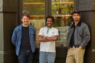 Explosive Controversy at Theo James's Lupa Restaurant: Food Quality and Time Limits Spark Broader Debate