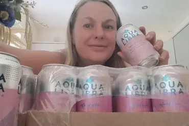 Fizzy Fruit-Infused Water Linked to Skin Improvement in 44-Year-Old Chain-Smoker