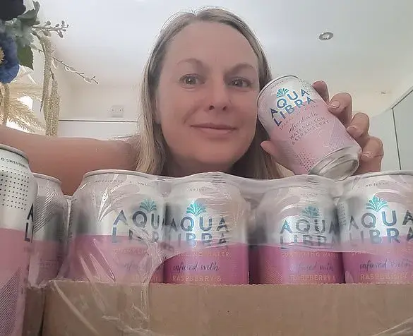 Fizzy Fruit-Infused Water Linked to Skin Improvement in 44-Year-Old Chain-Smoker