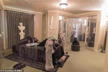From Liberace to Foreclosure: The Tragic Tale of Ronald Nassar's Fantasy Mansion