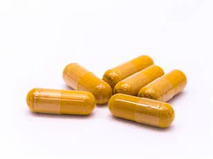 Health Risks of Turmeric Supplements Emerge as Experts Warn Against Unverified Online Advice